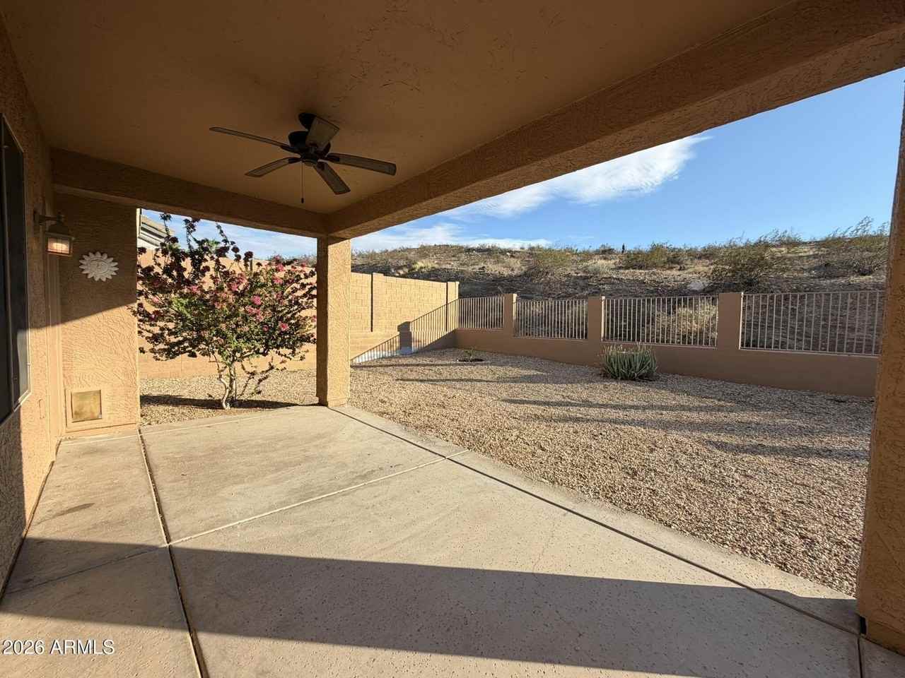 1135 E Cottonwood Ln - Photo 3 of 26