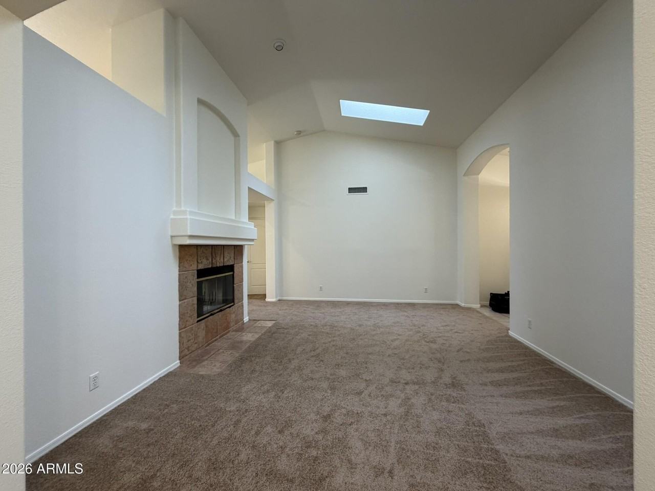 1135 E Cottonwood Ln - Photo 5 of 26