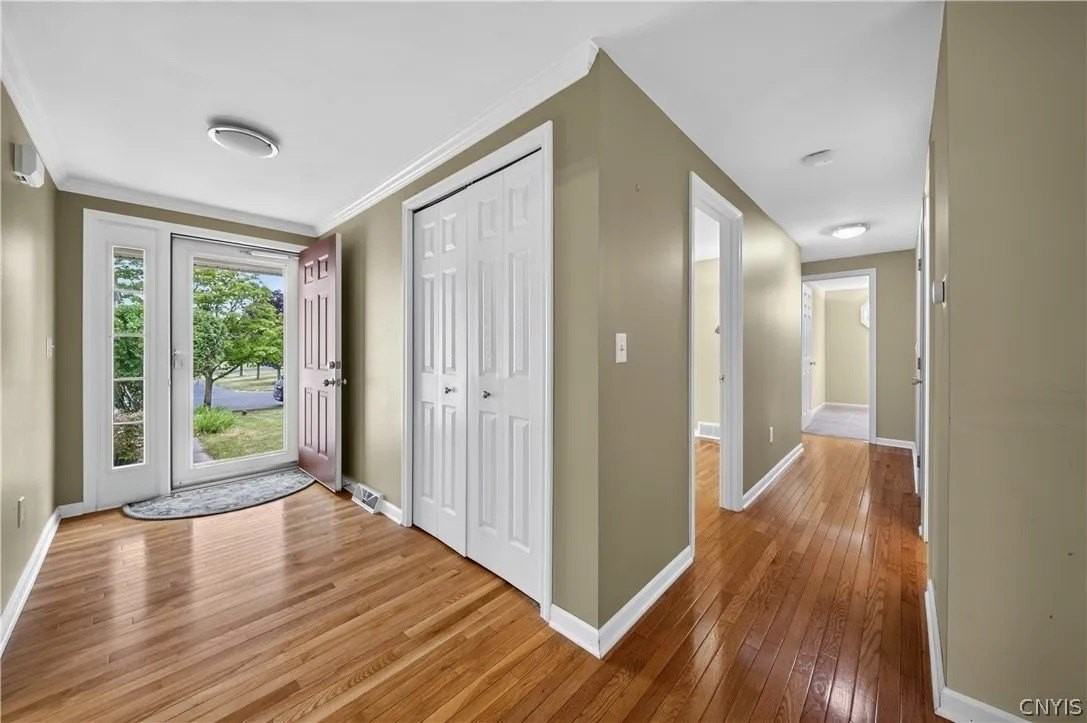 7554 Sugarwood Ln - Photo 4 of 50