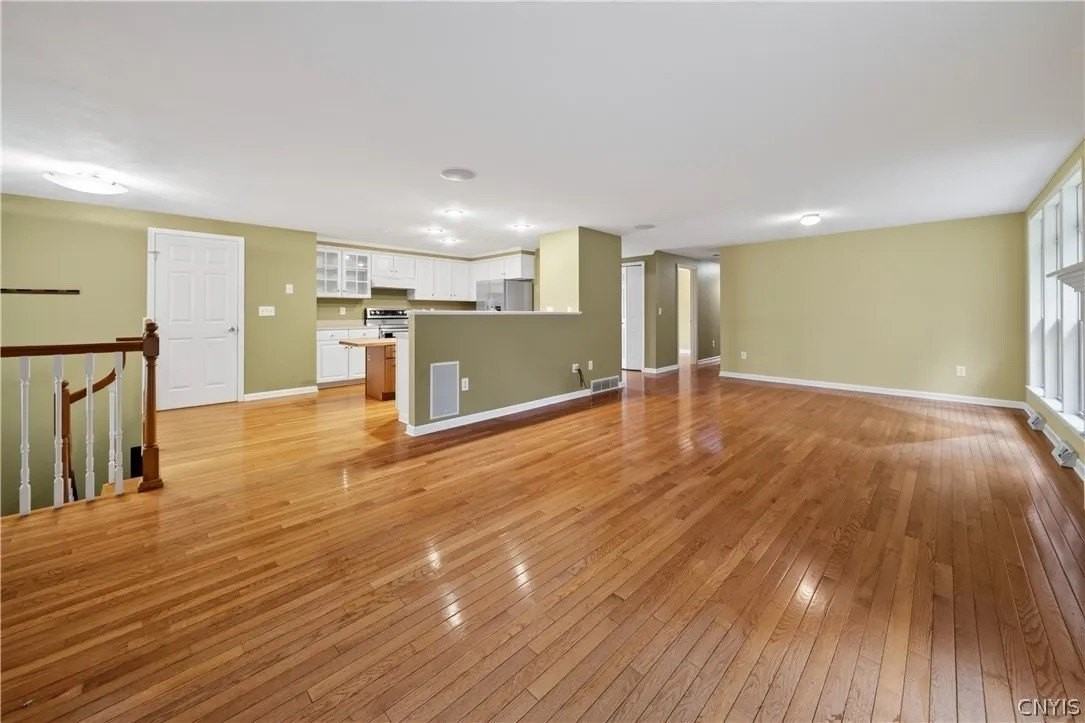 7554 Sugarwood Ln - Photo 5 of 50
