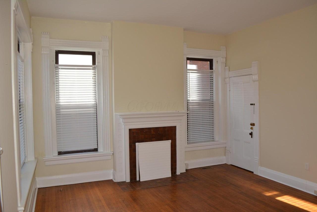 1353 Highland St - Photo 4 of 10