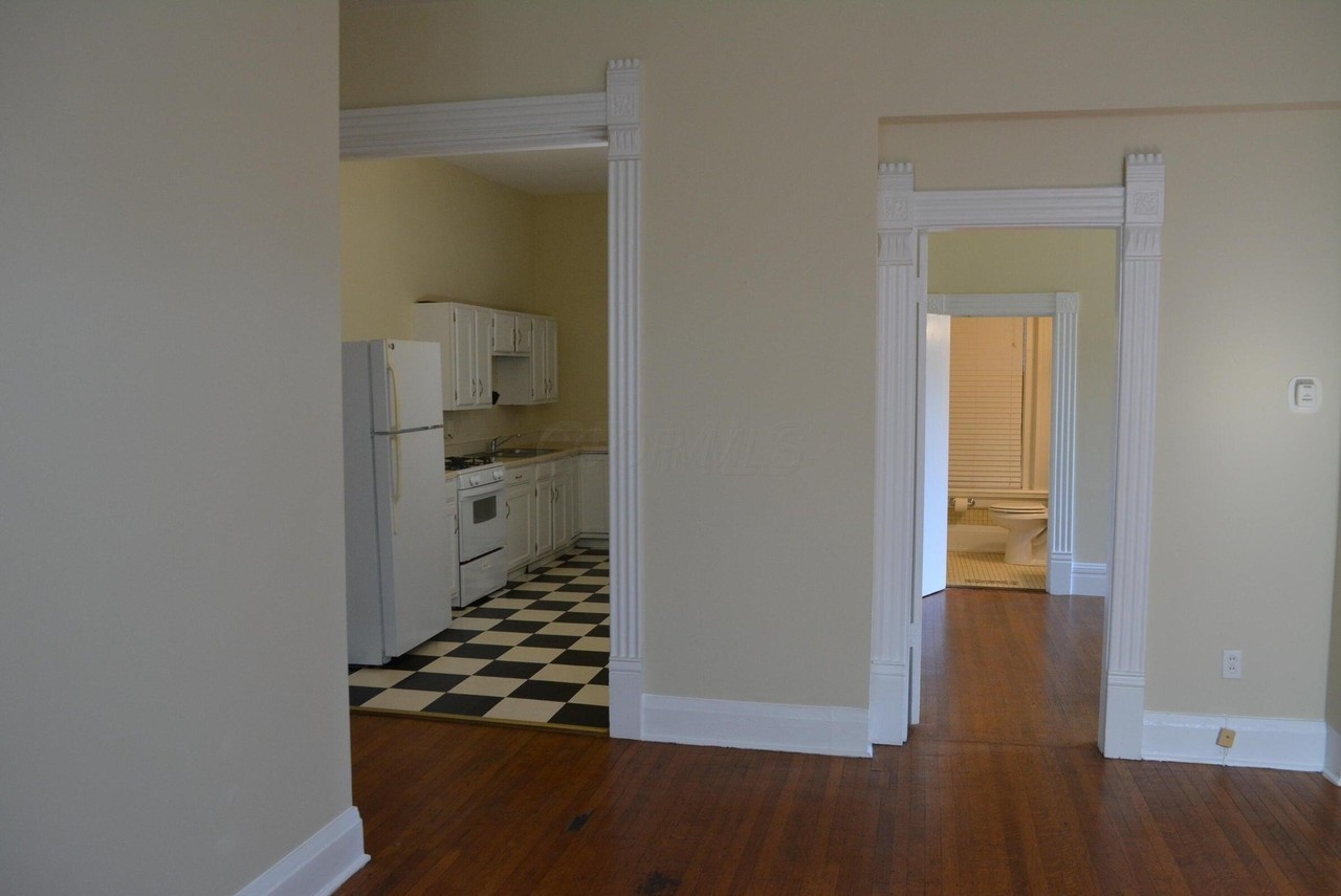 1353 Highland St - Photo 5 of 10