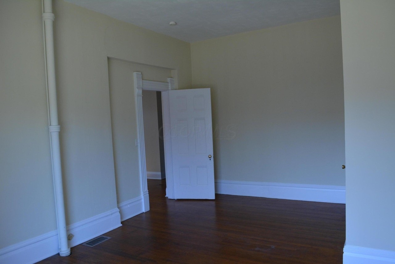 1353 Highland St - Photo 7 of 10