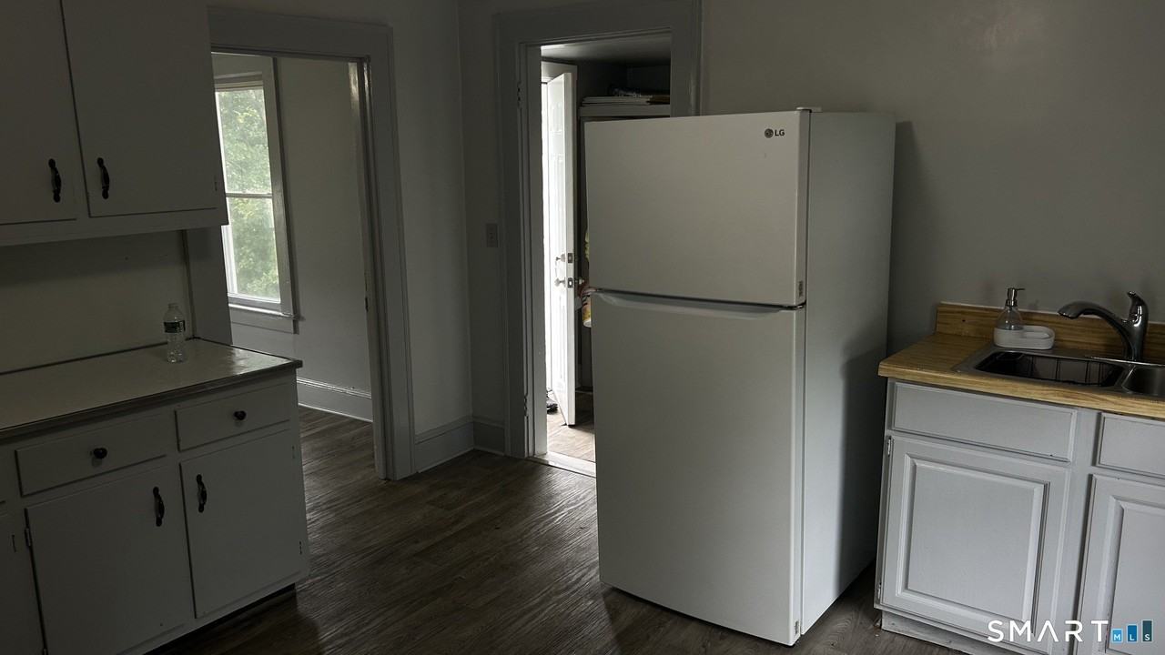 21 Avery St - Photo 5 of 10