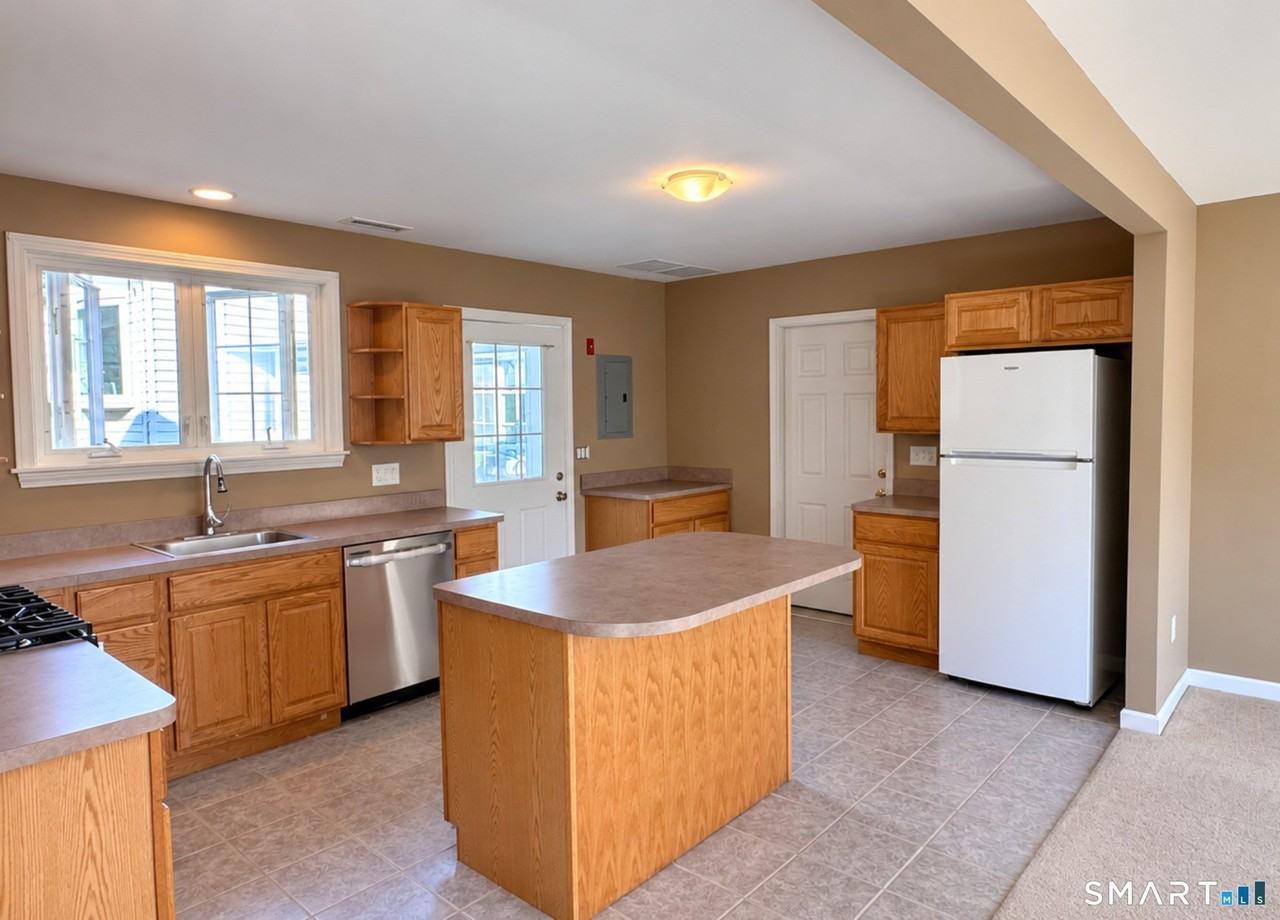 183 Powder Hill Rd - Photo 5 of 11