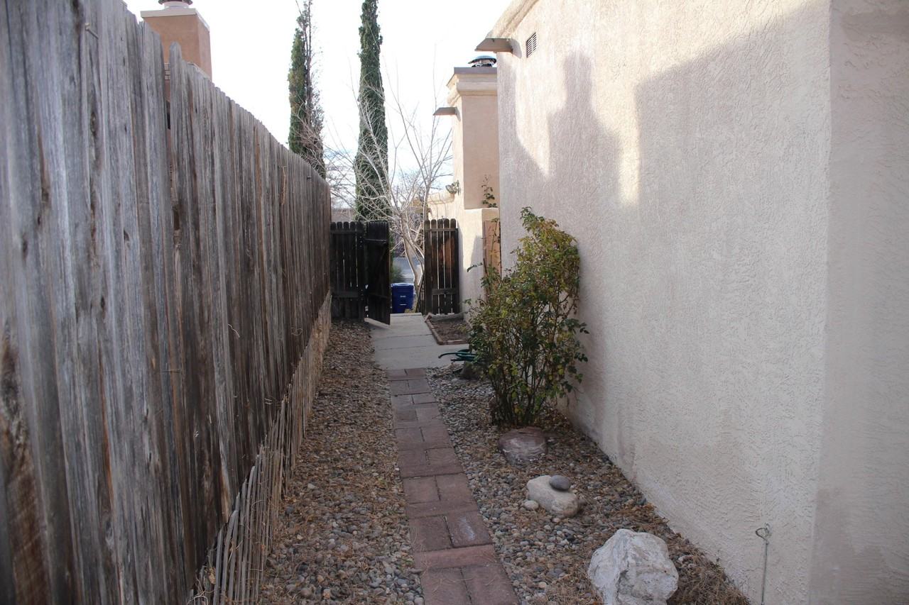 2820 Palo Verde Dr Ne #C - Photo 2 of 15