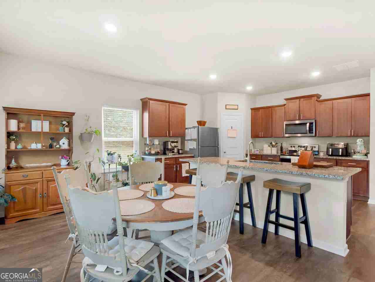 200 Oliver Dr - Photo 7 of 24