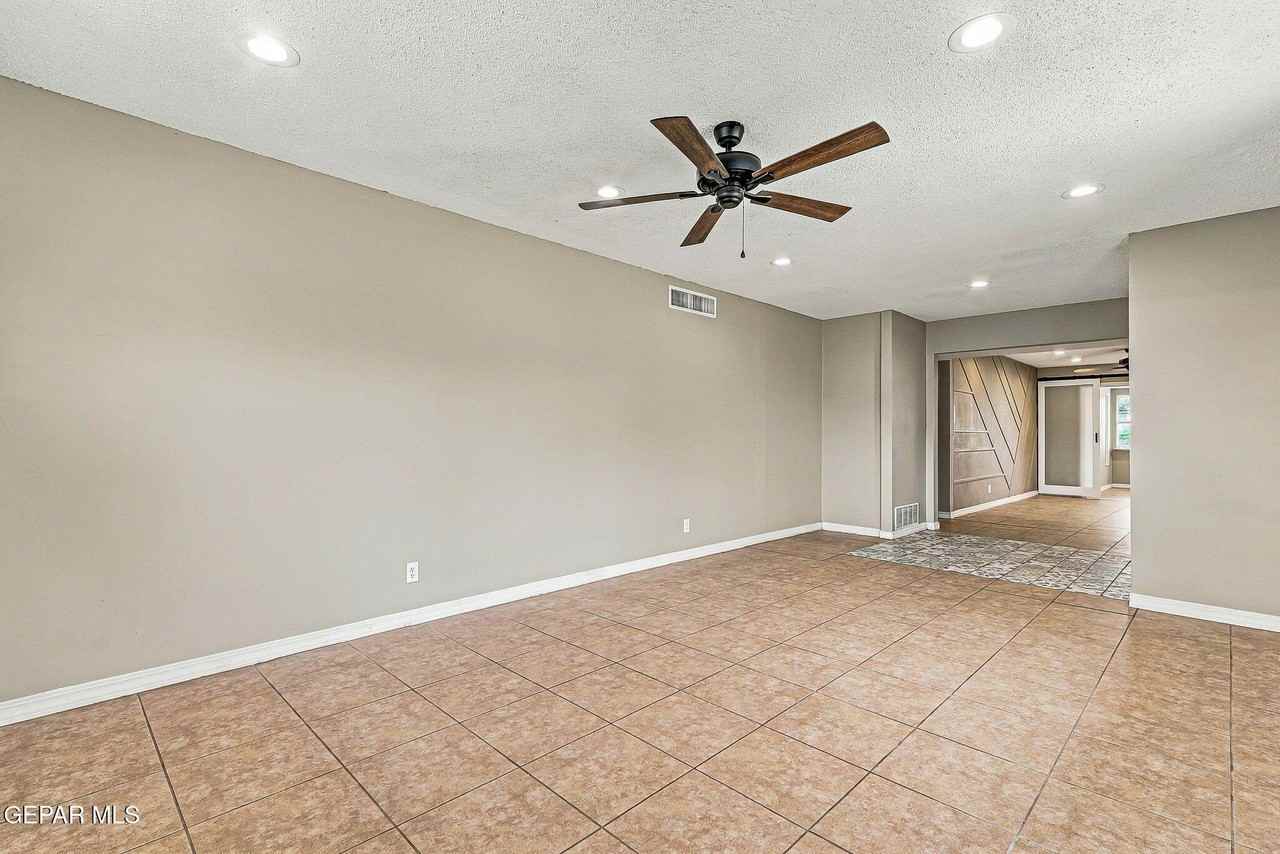5200 Raintree Ave - Photo 7 of 41