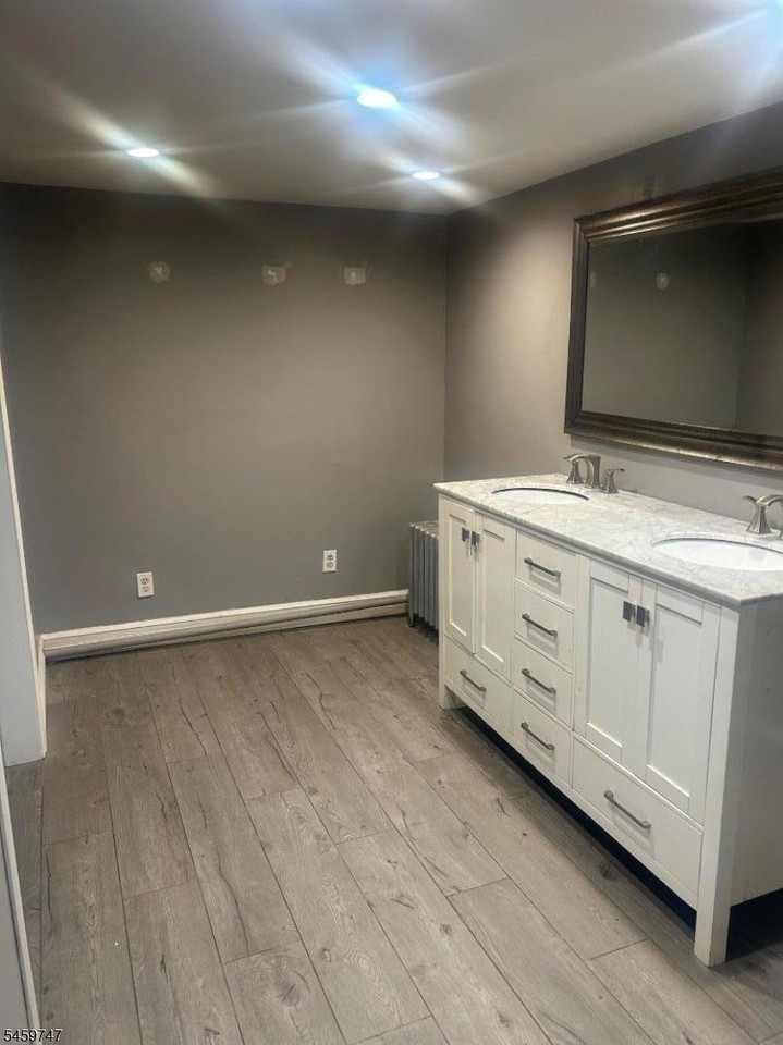 110 W Chrystal St - Photo 5 of 12