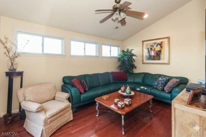 16 Mcchesney Ct - Photo 4 of 17