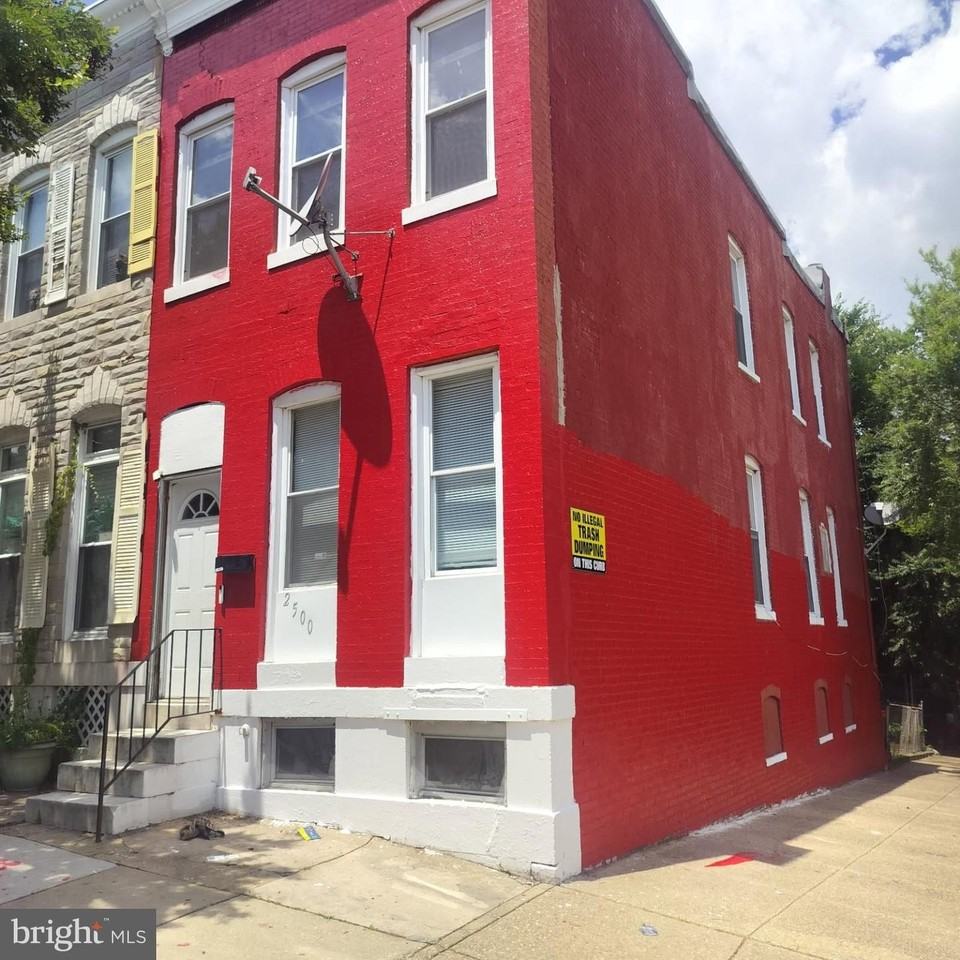 2500 W Fayette St
