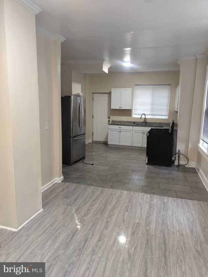 2500 W Fayette St - Photo 3 of 16