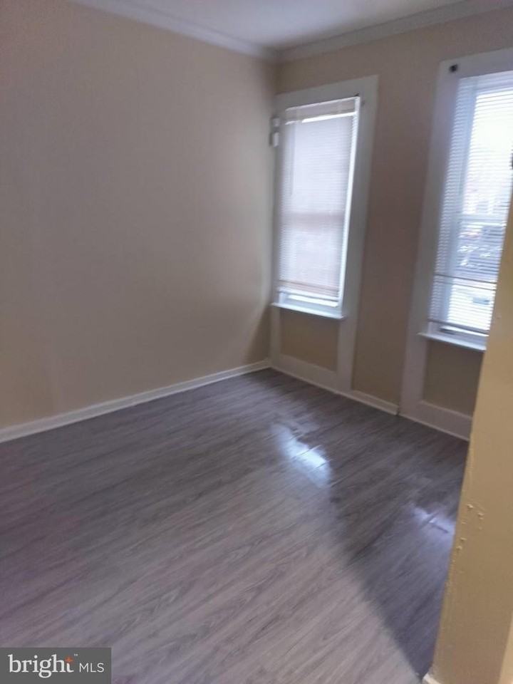 2500 W Fayette St - Photo 4 of 16