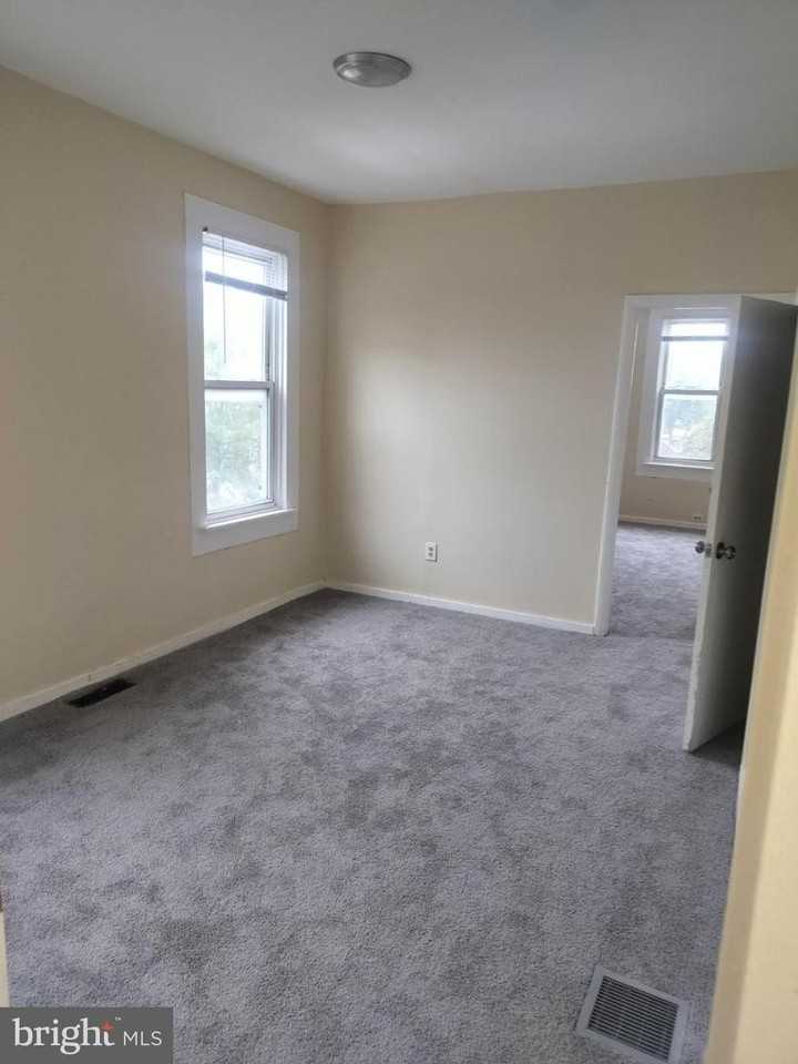 2500 W Fayette St - Photo 6 of 16