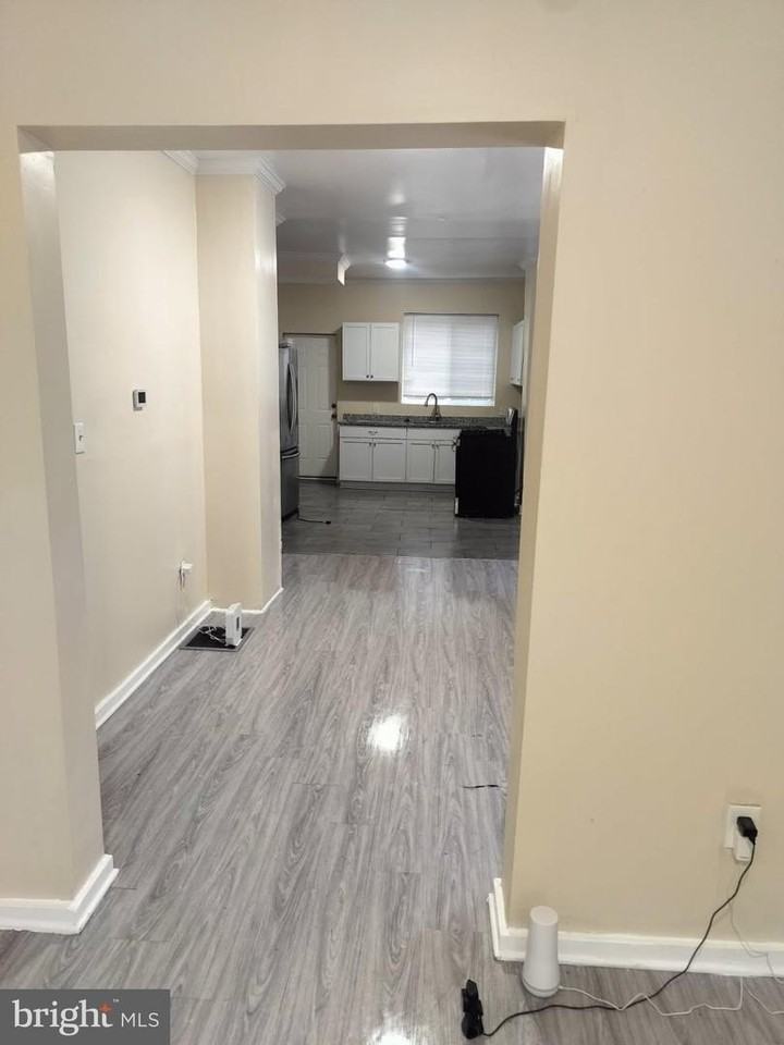 2500 W Fayette St - Photo 7 of 16