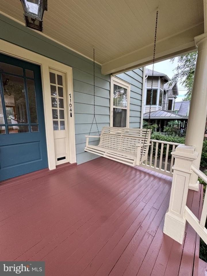 7104 45th St - Photo 3 of 34