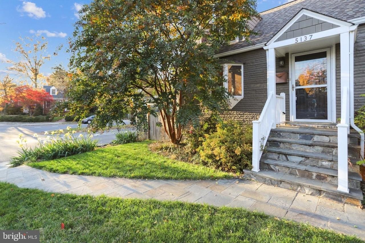 5137 25th Pl N - Photo 2 of 47