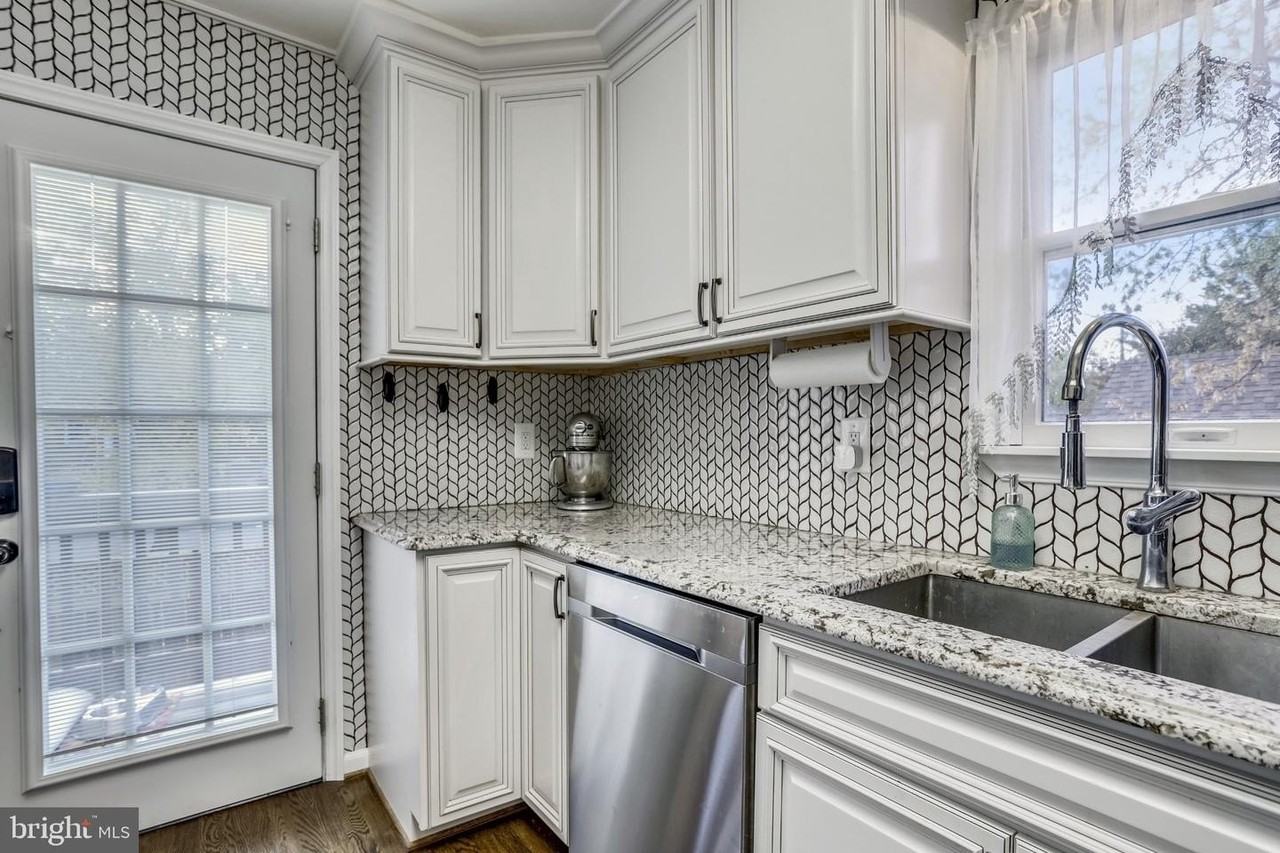 5137 25th Pl N - Photo 4 of 47