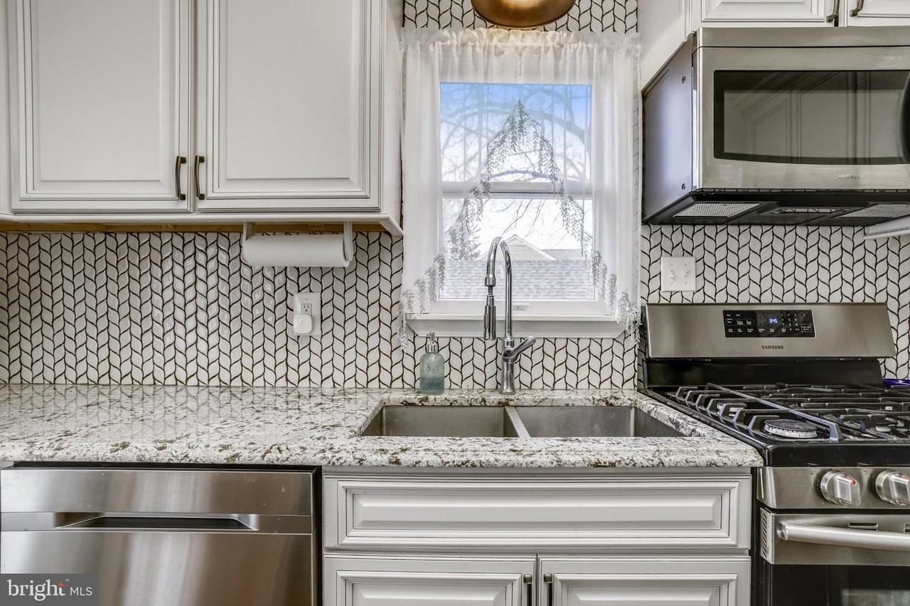 5137 25th Pl N - Photo 5 of 47