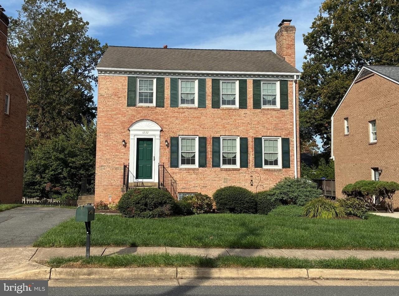 1232 Pine Hill Rd - Photo 2 of 31