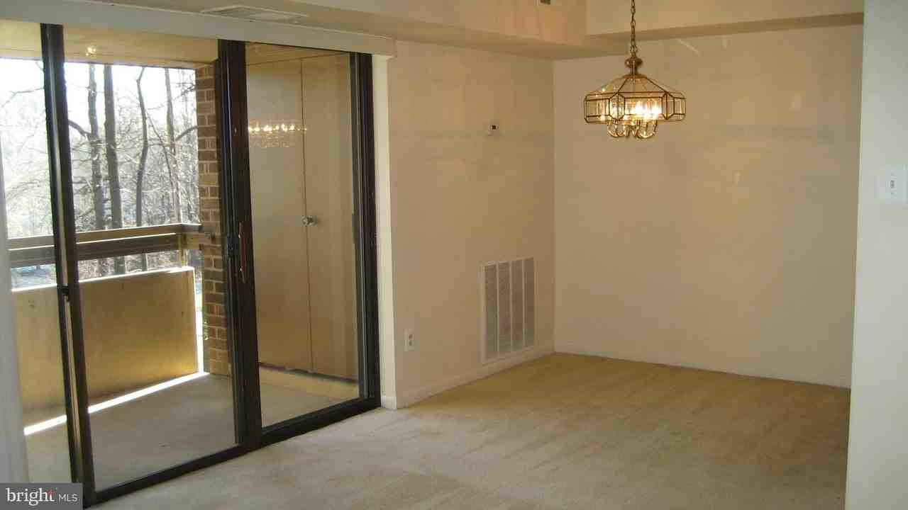 2331 Freetown Ct - Photo 6 of 15