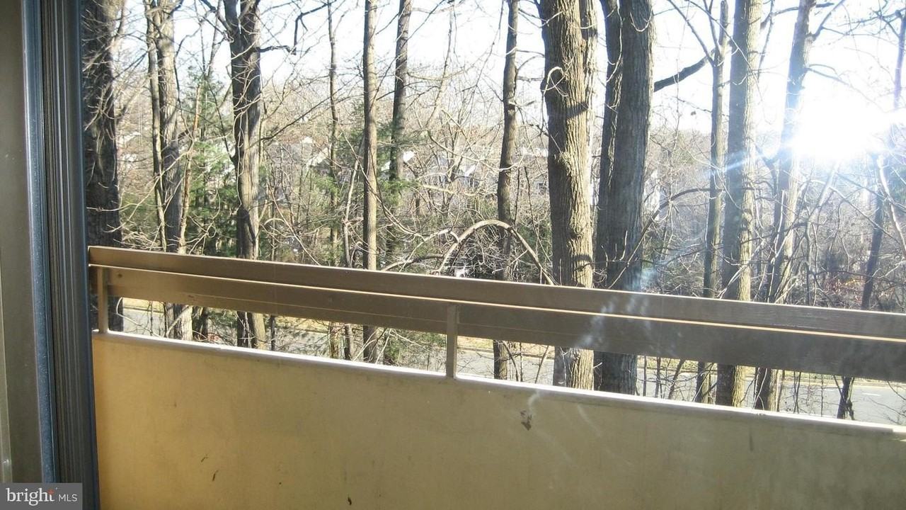 2331 Freetown Ct - Photo 7 of 15