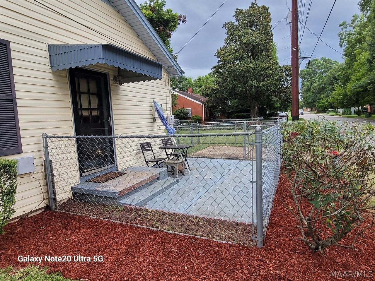 2141 Windsor Ave - Photo 2 of 18