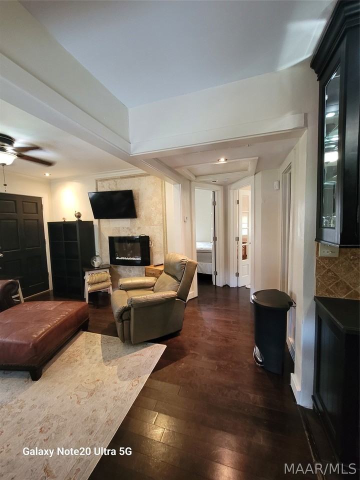 2141 Windsor Ave - Photo 3 of 18
