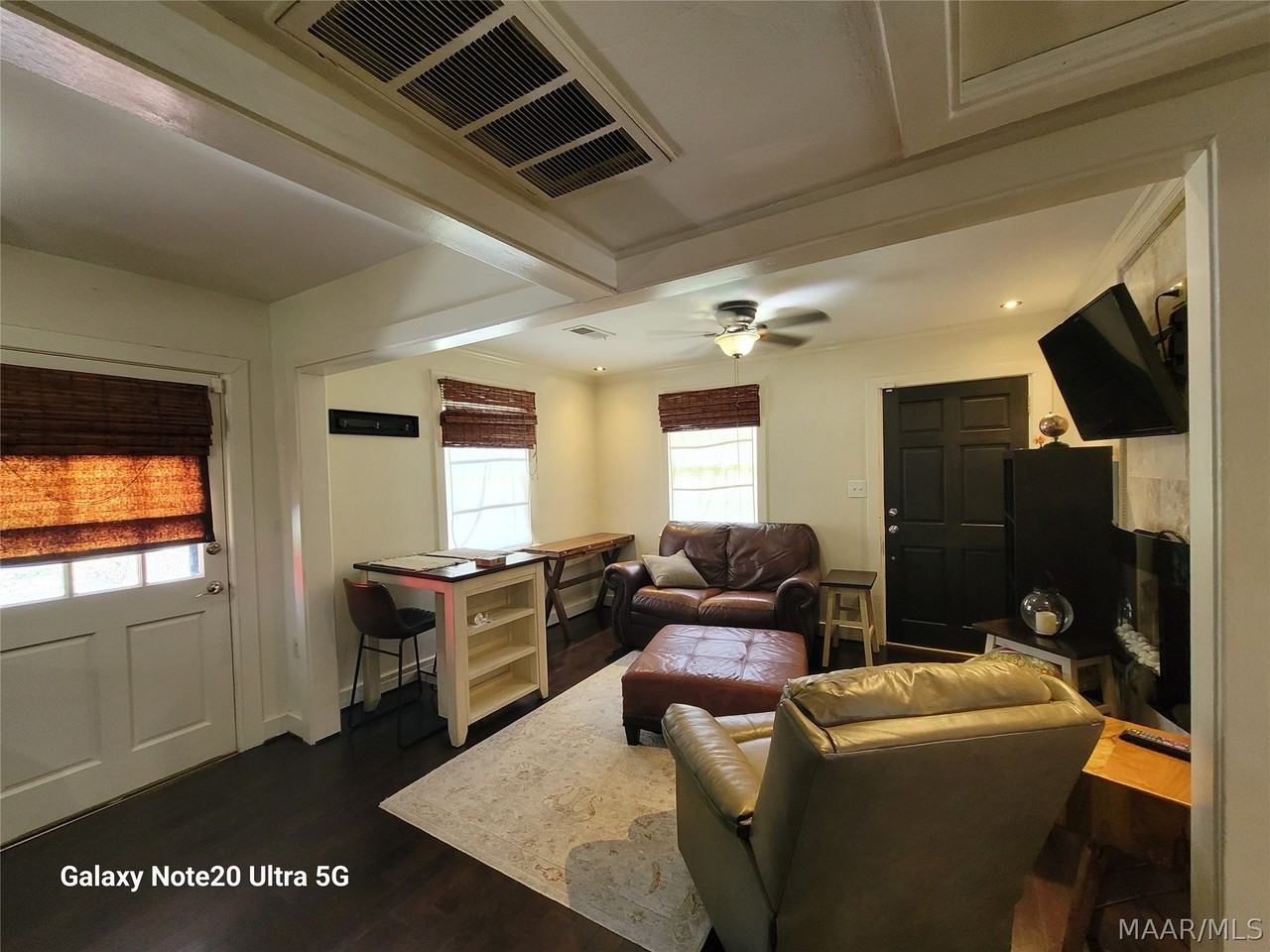 2141 Windsor Ave - Photo 4 of 18