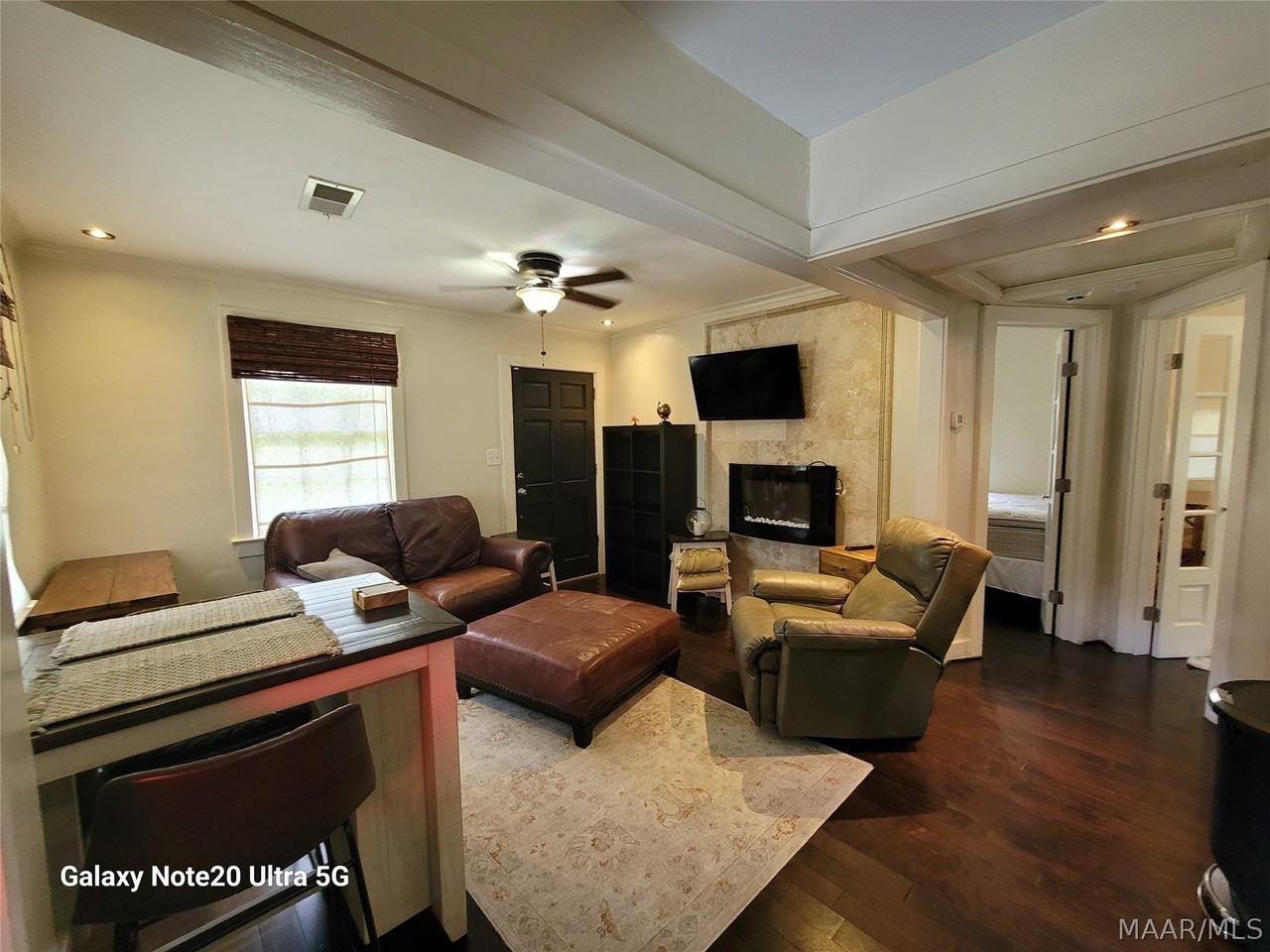 2141 Windsor Ave - Photo 5 of 18