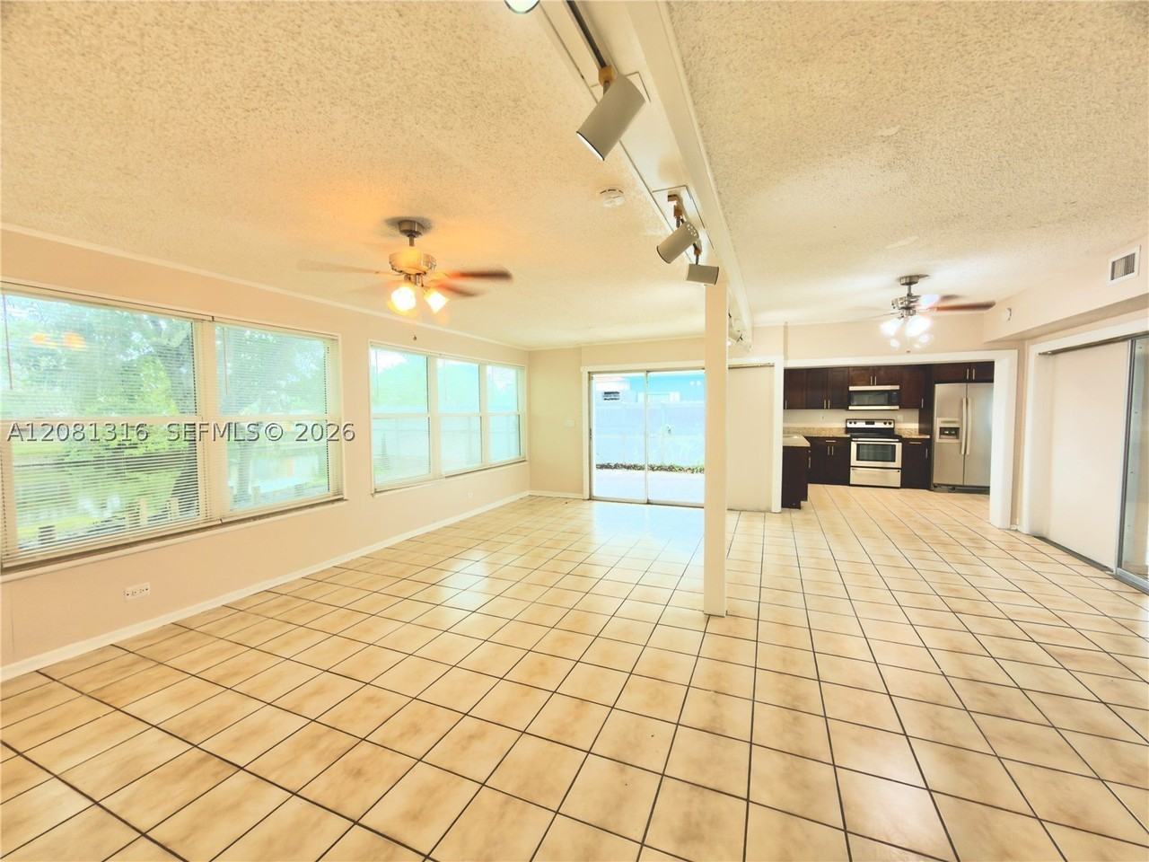 7840 Granada Blvd - Photo 4 of 26