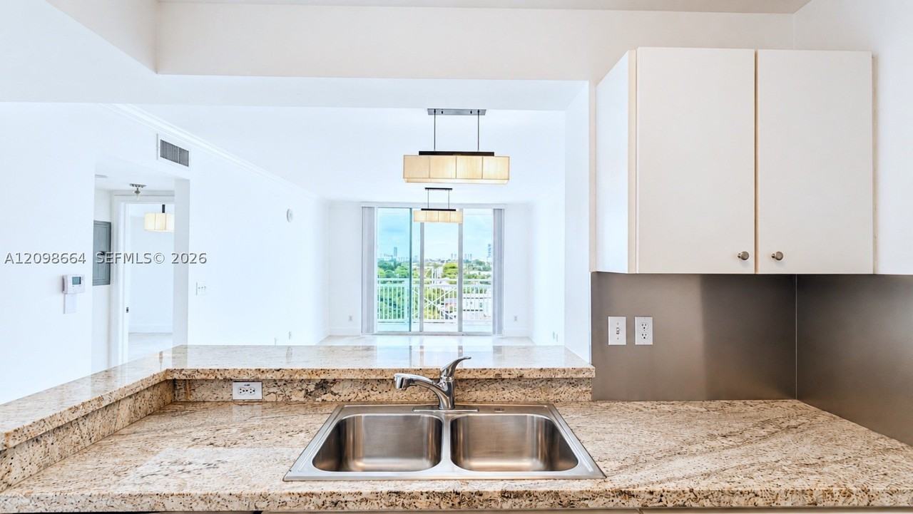 2665 Sw 37th Ave #701 - Photo 4 of 26