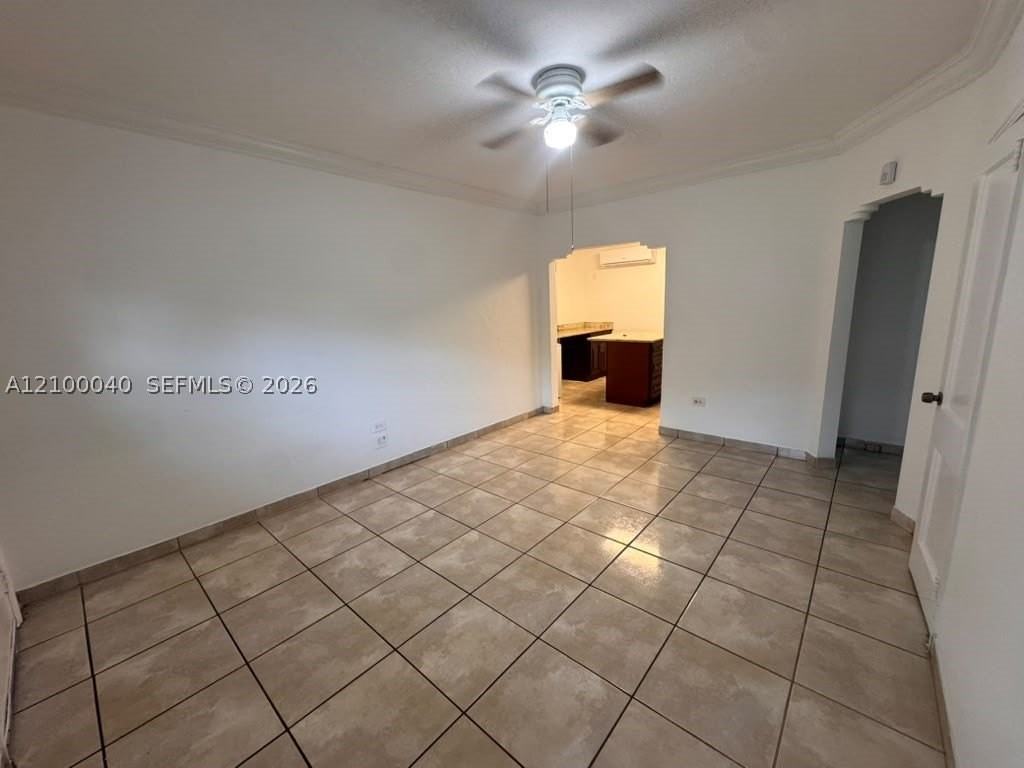 1071 Nw 34th St #1 - Photo 5 of 20