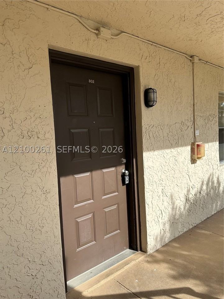 2477 Nw 89th Dr #302 - Photo 2 of 26
