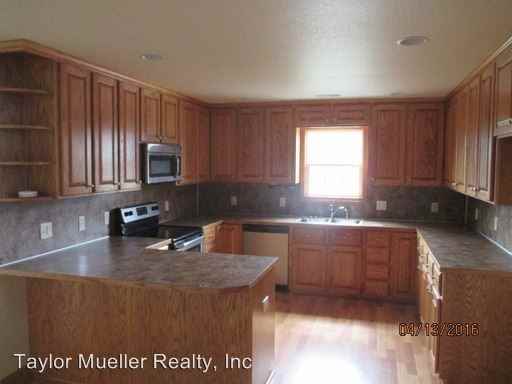 146 Brayden Dr - Photo 2 of 6