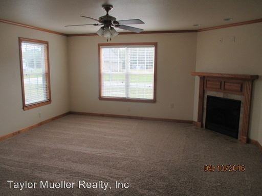 146 Brayden Dr - Photo 3 of 6