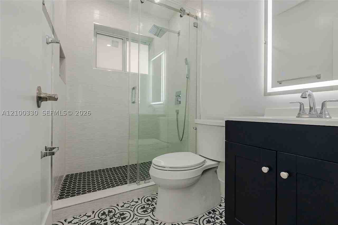 1023 Sw 11th St #1023 - Photo 7 of 13