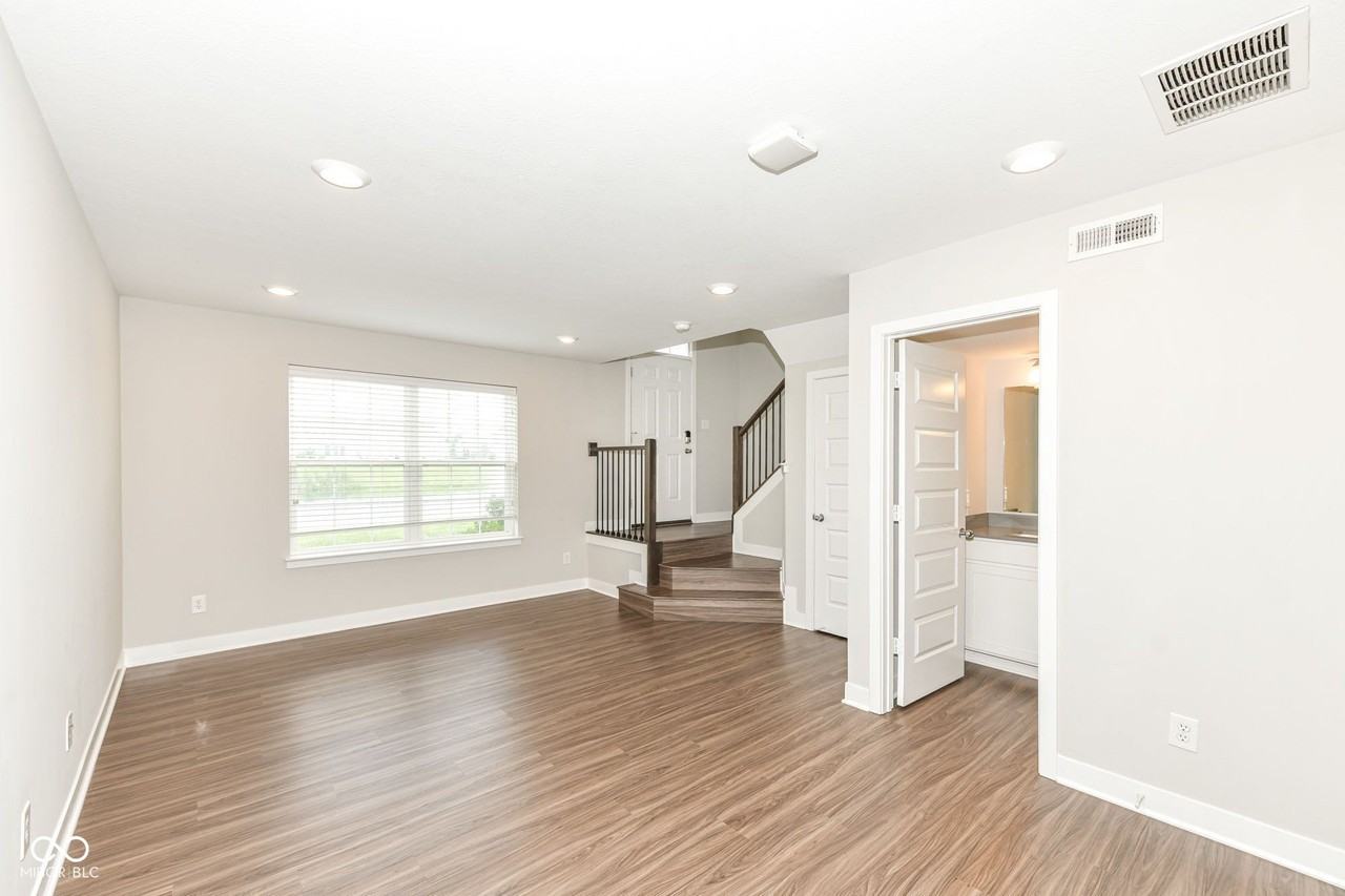 17276 Henslow Dr - Photo 2 of 29