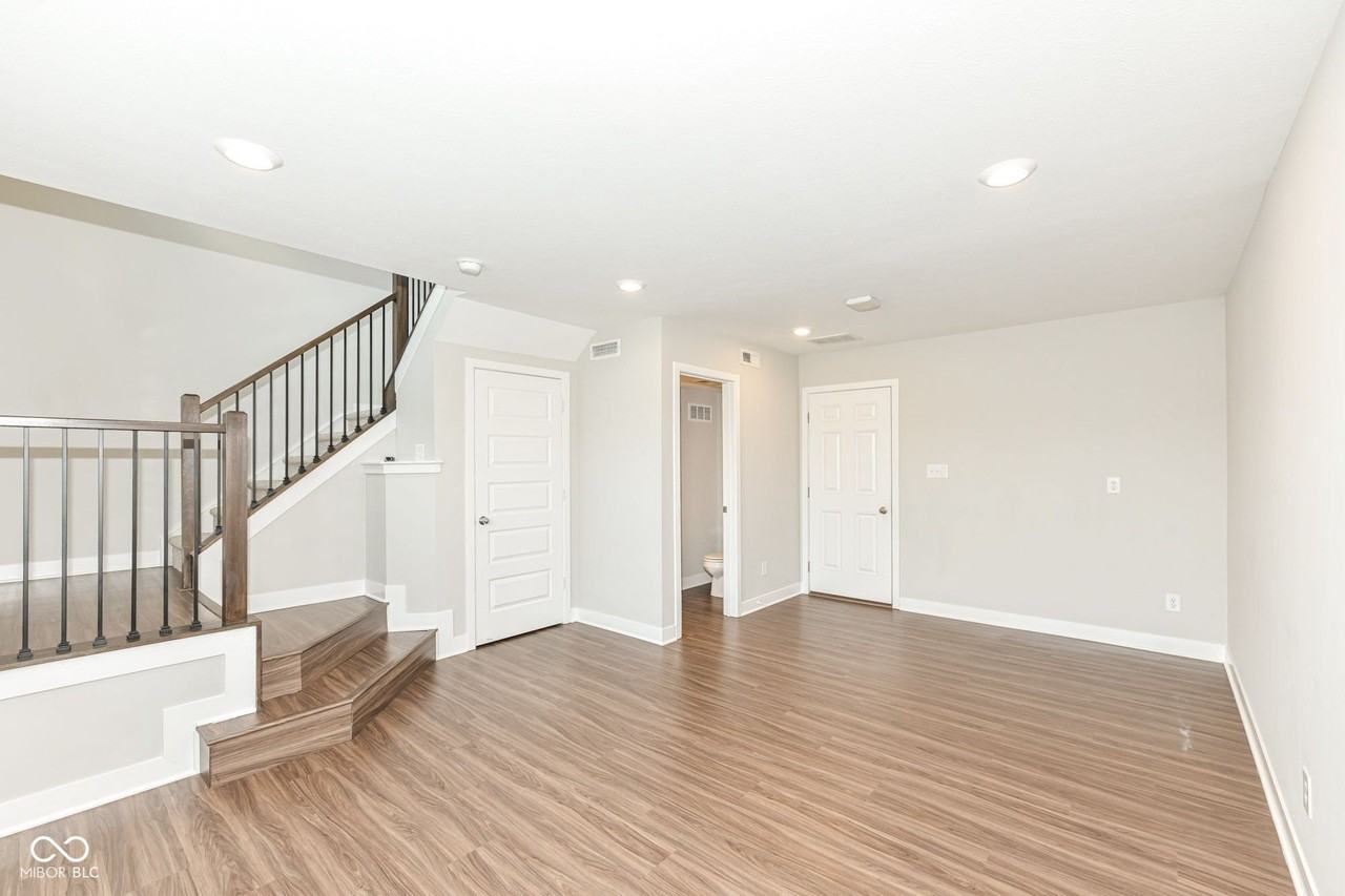 17276 Henslow Dr - Photo 3 of 29