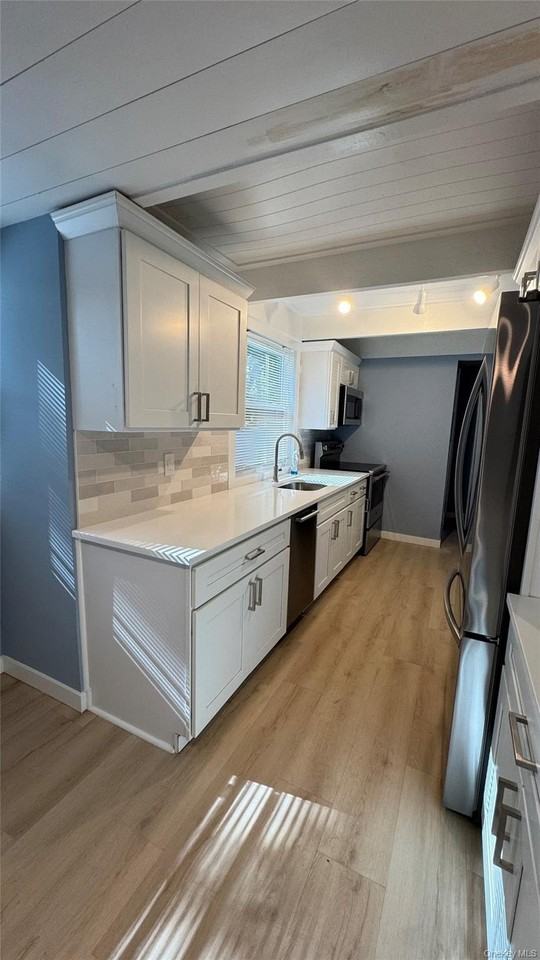 81 University Heights Dr - Photo 3 of 15