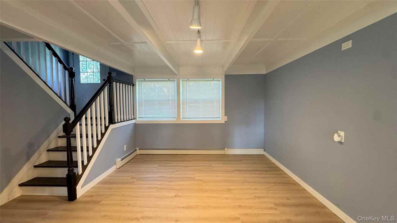 81 University Heights Dr - Photo 5 of 15