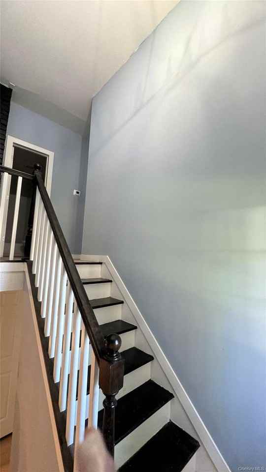 81 University Heights Dr - Photo 7 of 15