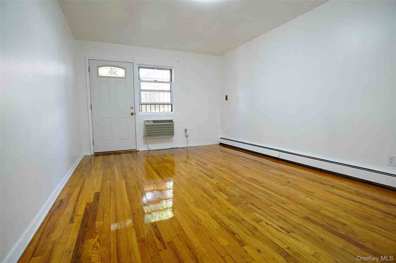 5211 Seabury St #1FL - Photo 7 of 12