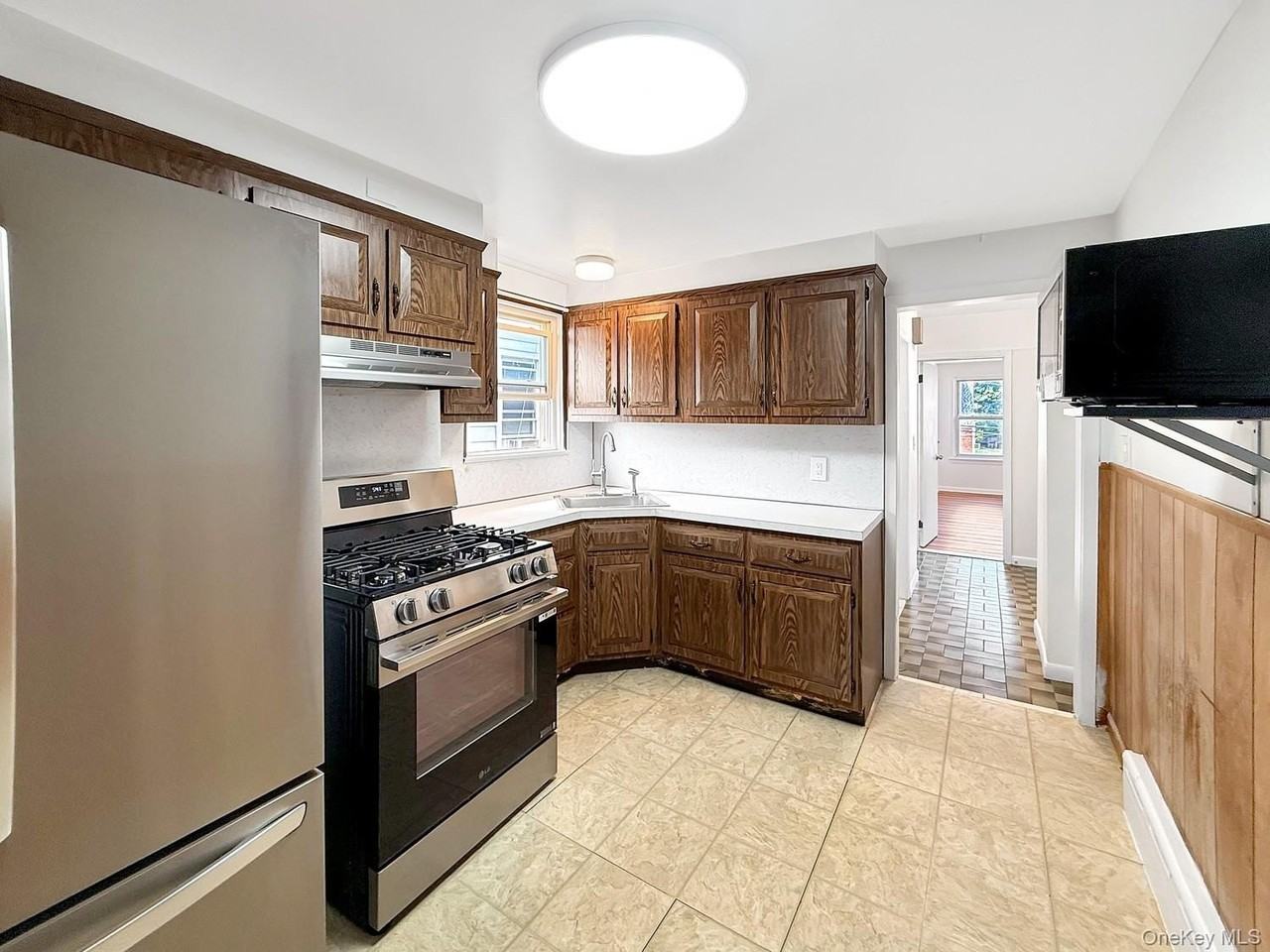 104 Waring Pl #2 - Photo 3 of 21