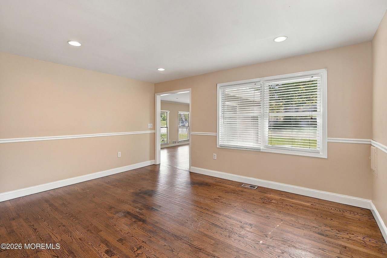 52 Greenwood Rd - Photo 6 of 19