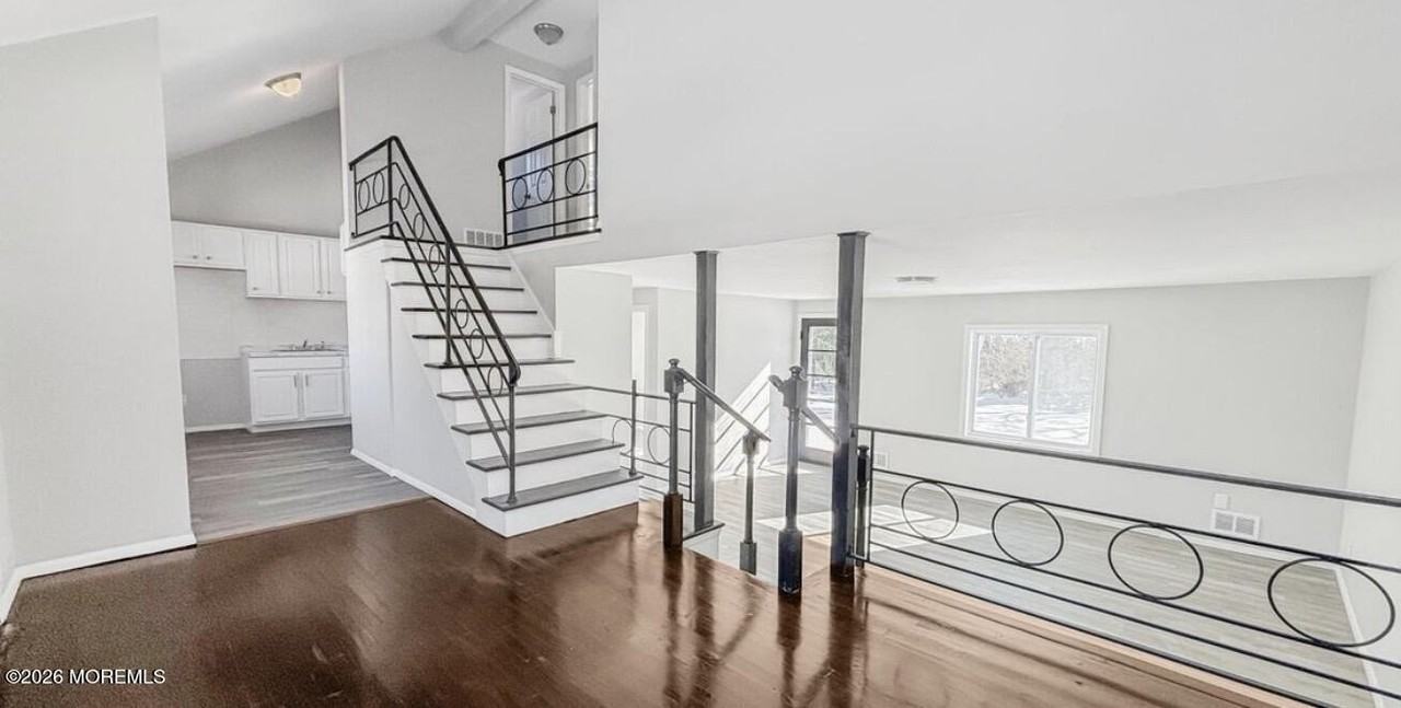 33 Green Twig Dr - Photo 3 of 10