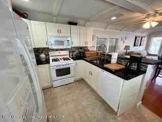 119 Lake Ter - Photo 6 of 14