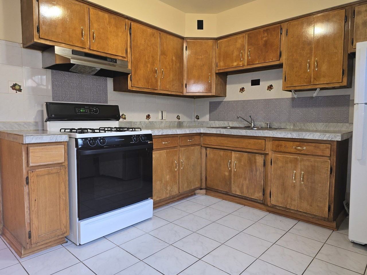 1813 W Norwood St #A - Photo 6 of 17