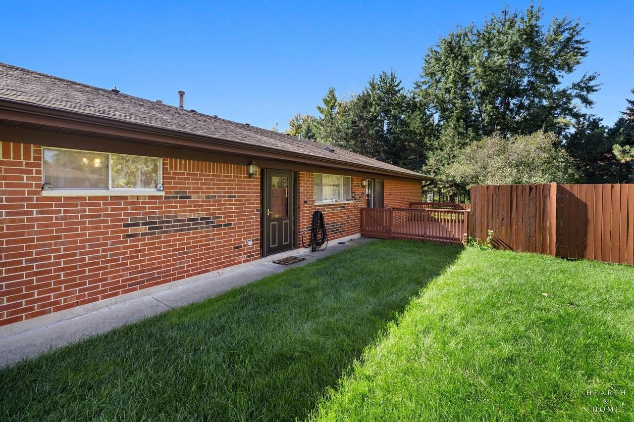 142 Virginia Ct - Photo 4 of 36