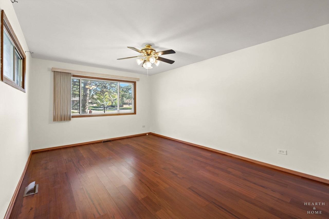 142 Virginia Ct - Photo 6 of 36
